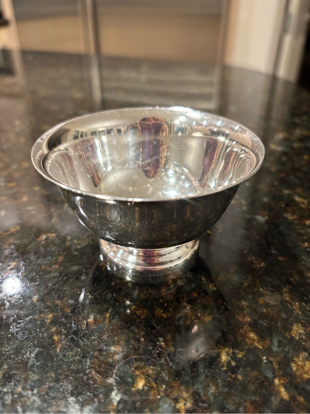 Vintage Reed & Barton silver-plate Paul Revere Design bowl. Approx 3.5” W.  EUC!
